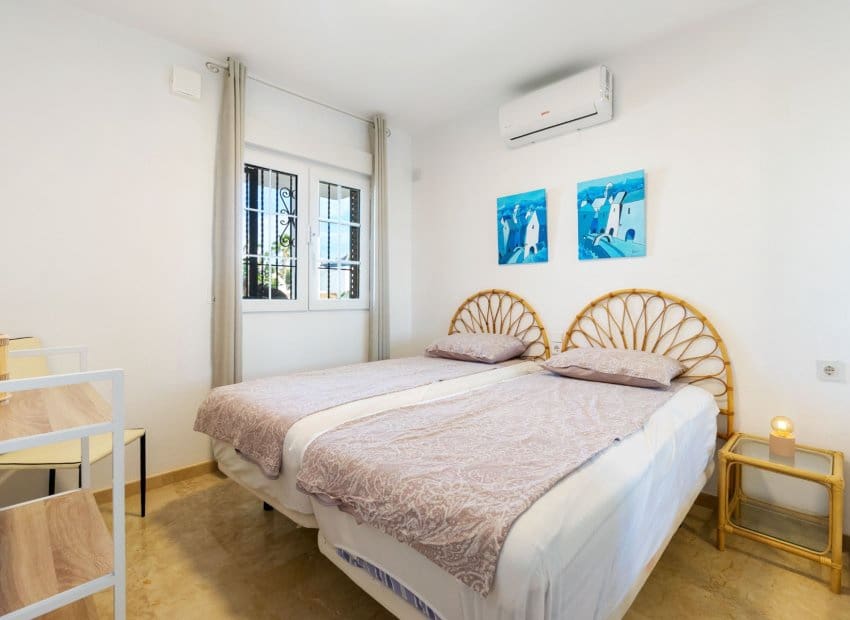 3 bedroom Villa for sale in Villamartin with pool - € 359,000 (Ref: 9637889)