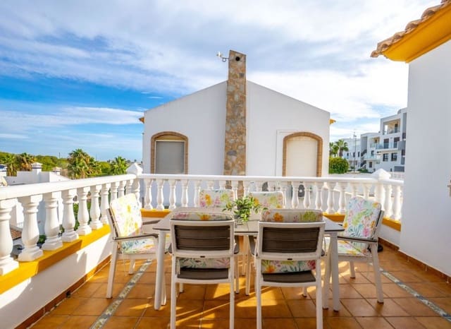 3 bedroom Villa for sale in Villamartin, Orihuela with pool - € 359,000 (Ref: 9637889)