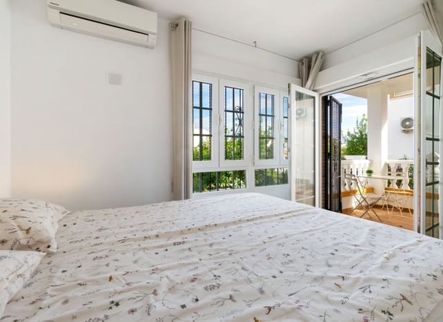 3 bedroom Villa for sale in Villamartin, Orihuela with pool - € 359,000 (Ref: 9637889)