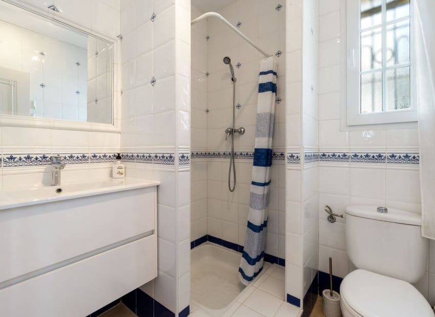 3 bedroom Villa for sale in Villamartin with pool - € 359,000 (Ref: 9637889)