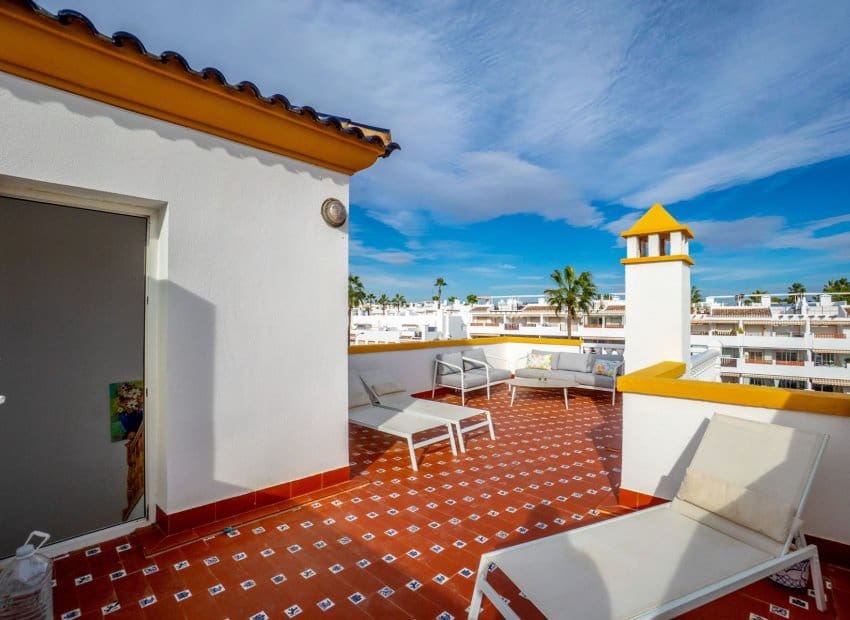 3 bedroom Villa for sale in Villamartin with pool - € 359,000 (Ref: 9637889)