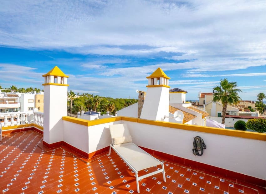 3 bedroom Villa for sale in Villamartin with pool - € 359,000 (Ref: 9637889)