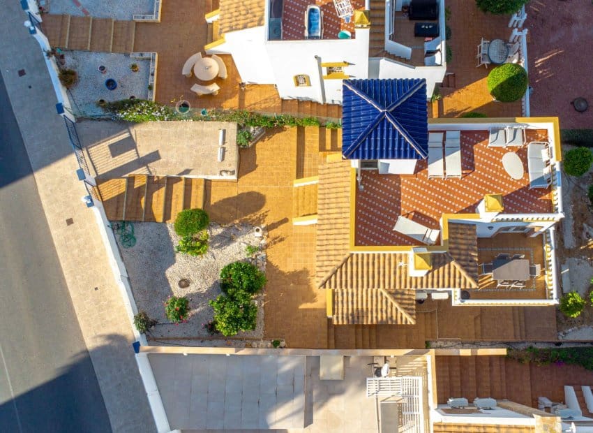 3 bedroom Villa for sale in Villamartin with pool - € 359,000 (Ref: 9637889)