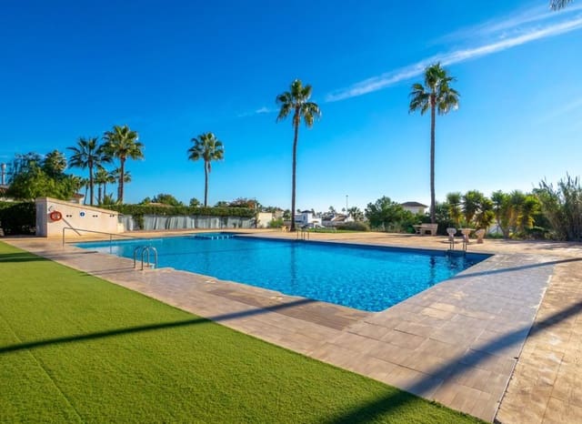 3 bedroom Villa for sale in Villamartin, Orihuela with pool - € 359,000 (Ref: 9637889)