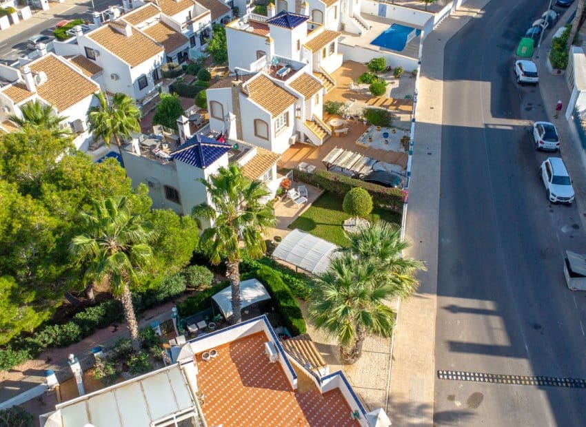 3 bedroom Villa for sale in Villamartin with pool - € 359,000 (Ref: 9637889)