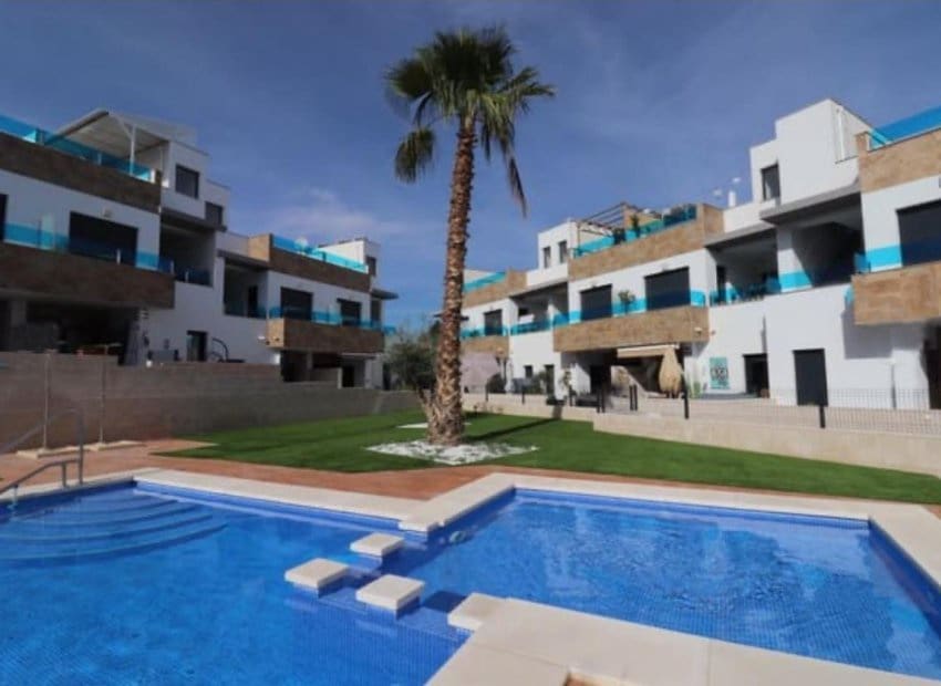 2 bedroom Townhouse for sale in Bigastro with pool garage - € 255,000 (Ref: 9637909)