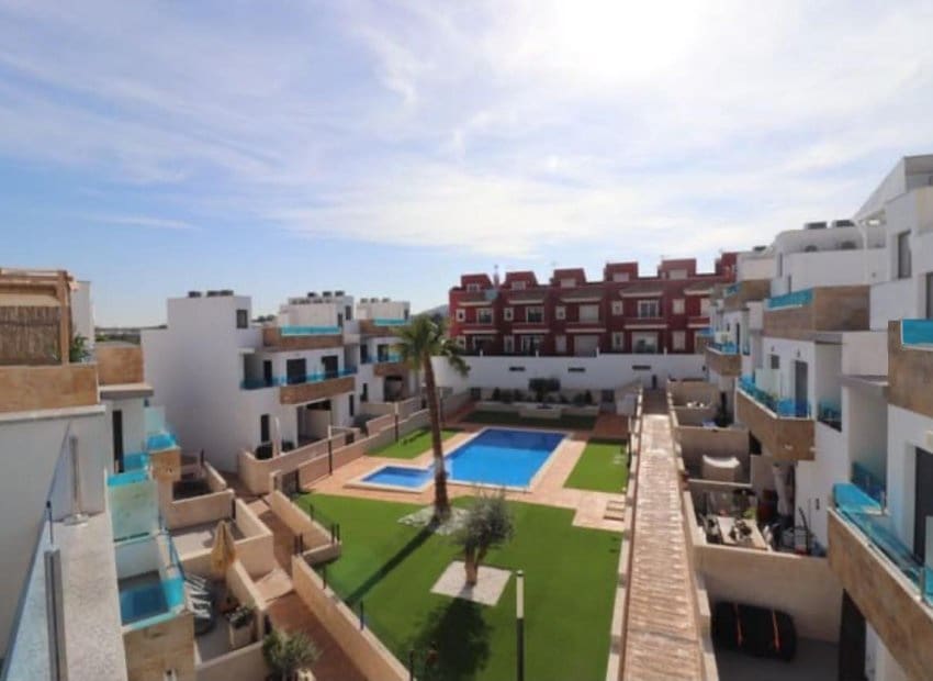 2 bedroom Townhouse for sale in Bigastro with pool garage - € 255,000 (Ref: 9637909)