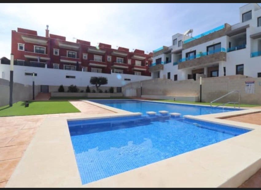 3 chambre Maison de Ville à vendre à Bigastro avec piscine garage - 250 000 € (Ref: 9660604)