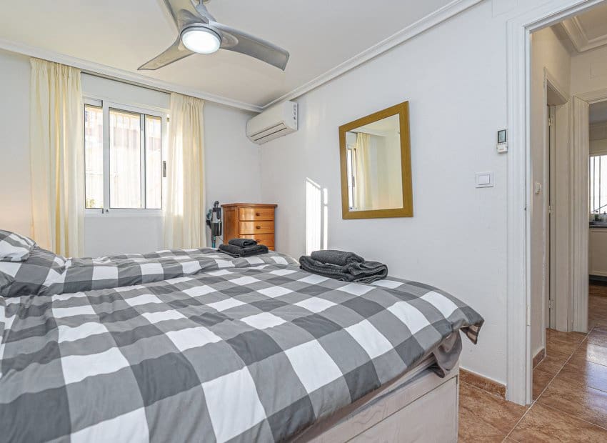 3 Zimmer Villa zu verkaufen in Cabo Roig mit Pool - 239.000 € (Ref: 9660606)