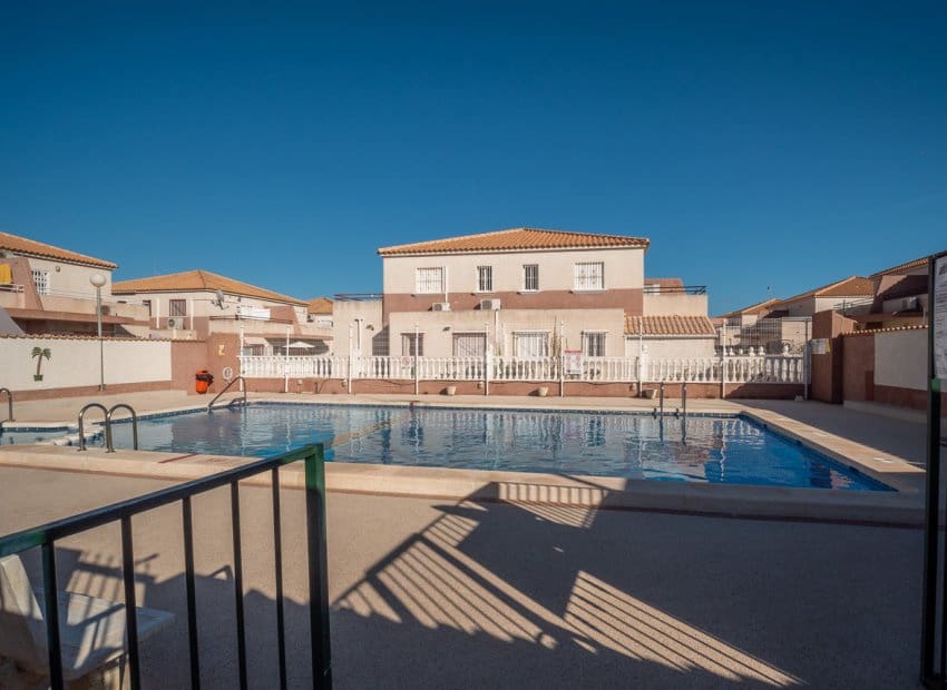 3 Zimmer Villa zu verkaufen in Cabo Roig mit Pool - 239.000 € (Ref: 9660606)