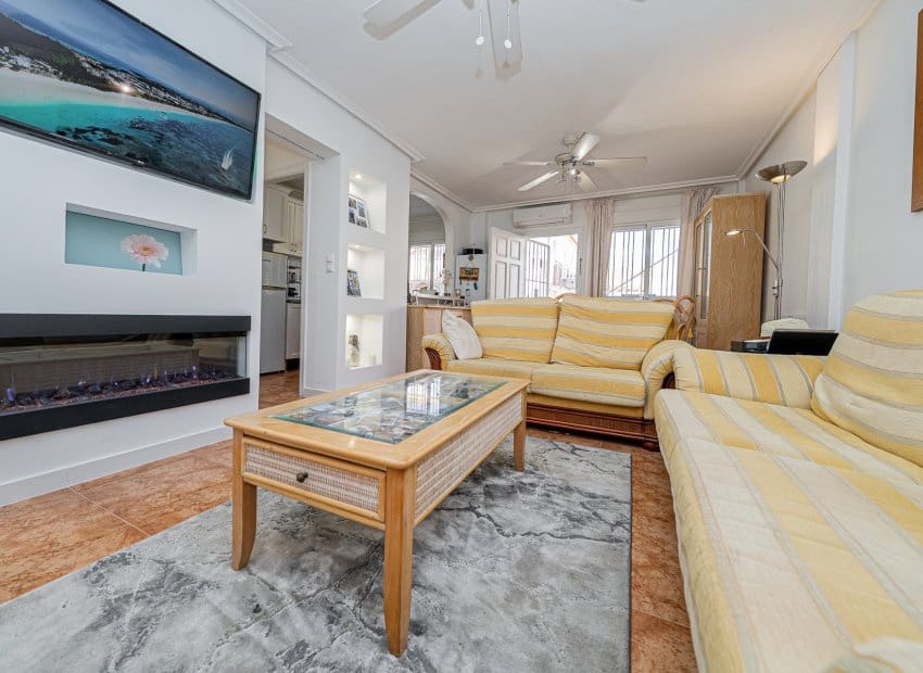 3 Zimmer Villa zu verkaufen in Cabo Roig mit Pool - 239.000 € (Ref: 9660606)