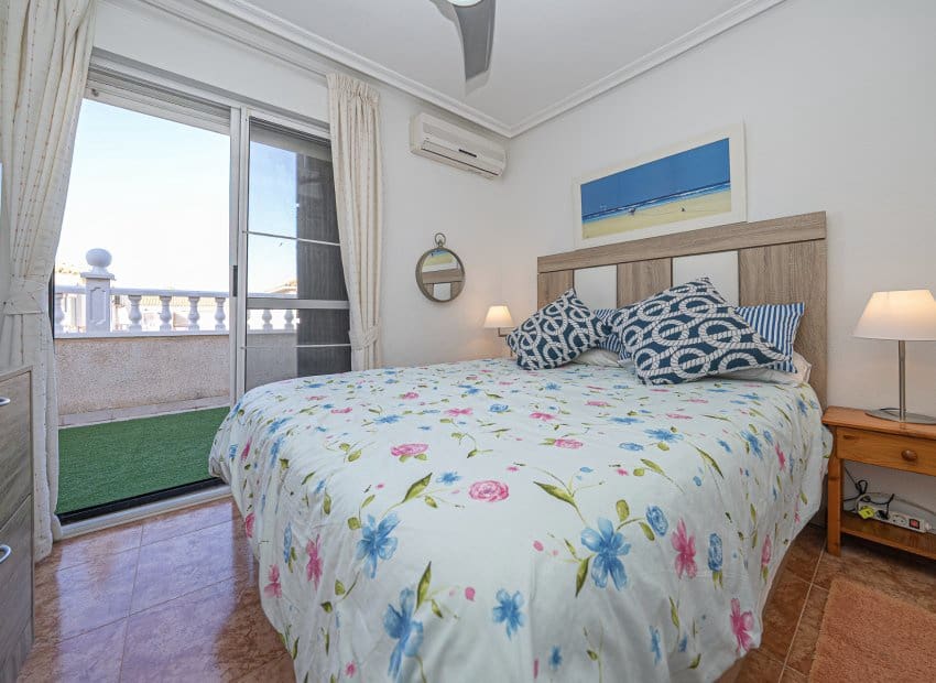 3 Zimmer Villa zu verkaufen in Cabo Roig mit Pool - 239.000 € (Ref: 9660606)