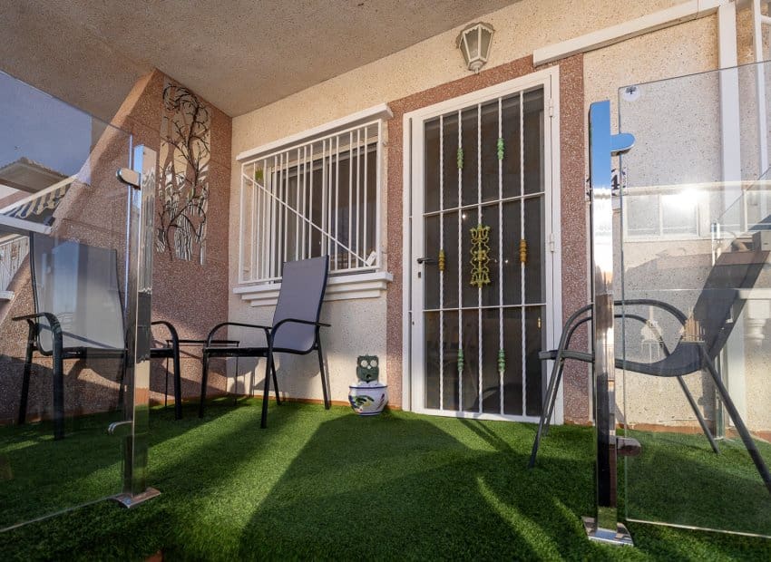 3 Zimmer Villa zu verkaufen in Cabo Roig mit Pool - 239.000 € (Ref: 9660606)