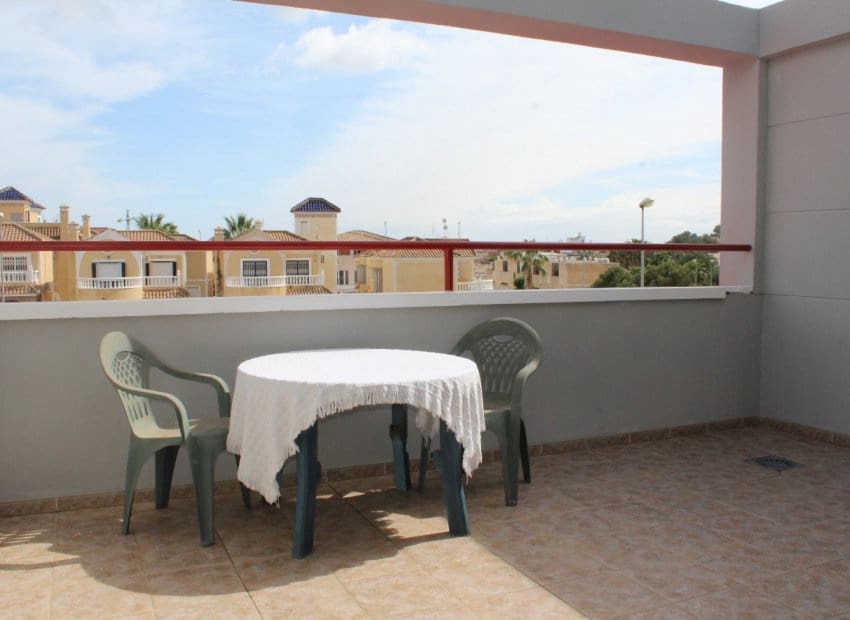 2 Zimmer Penthouse zu verkaufen in Villamartin - 148.000 € (Ref: 9670964)