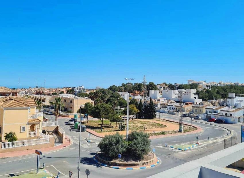 2 bedroom Penthouse for sale in Villamartin - € 148,000 (Ref: 9670964)