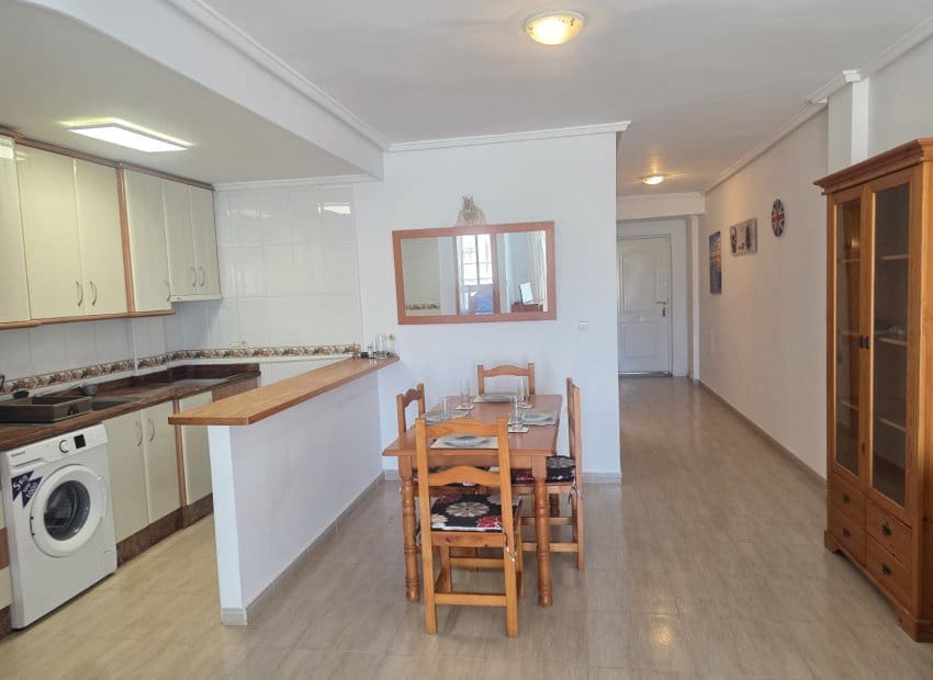 2 soveværelse Lejlighed til salg i Villamartin - € 139.900 (Ref: 9670964)