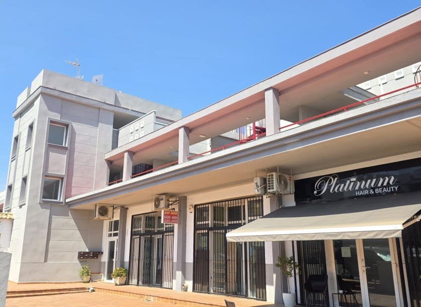 2 soveværelse Lejlighed til salg i Villamartin - € 139.900 (Ref: 9670964)