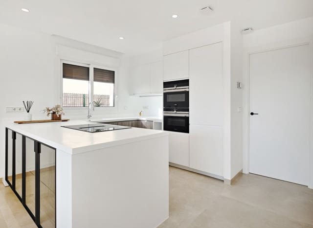 3 makuuhuone Huvila myytävänä paikassa Orihuela Costa, Orihuela mukana uima-altaan 
autotalli - 760 000 € (Ref: 9702401)