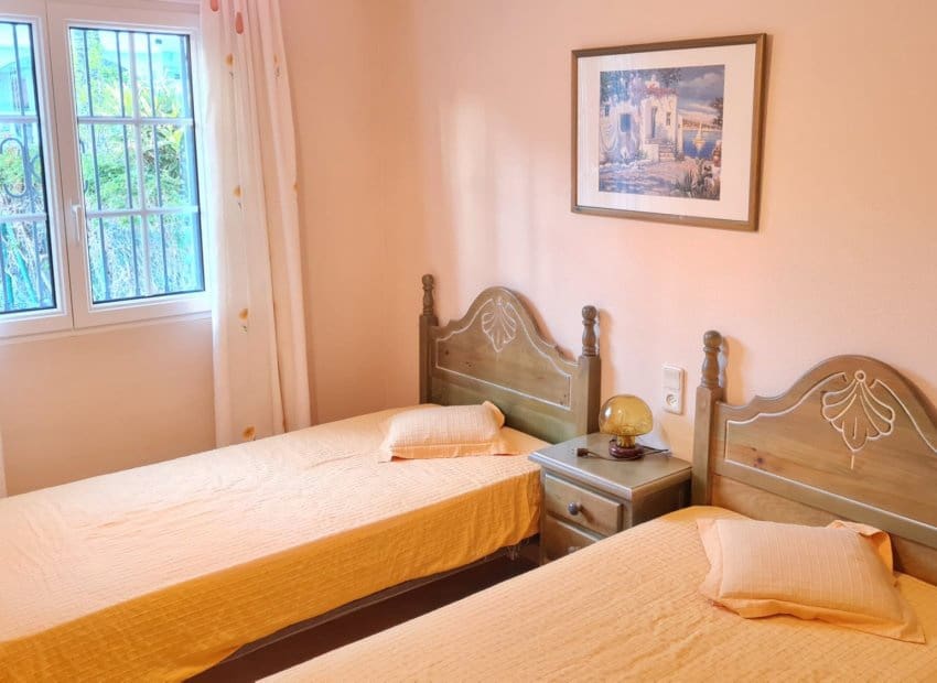 2 bedroom Bungalow for sale in Villamartin with pool - € 229,000 (Ref: 9720538)