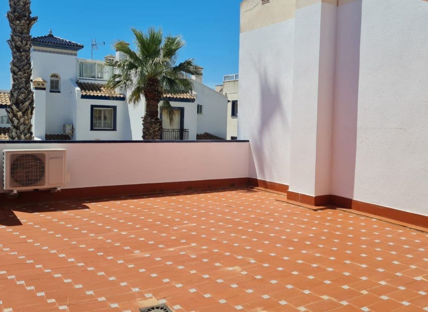 2 bedroom Bungalow for sale in Villamartin with pool - € 229,000 (Ref: 9720538)