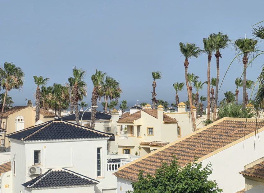 2 bedroom Bungalow for sale in Villamartin with pool - € 215,000 (Ref: 9720538)