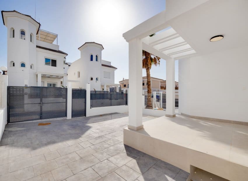 3 sypialnia Willa na sprzedaż w San Fulgencio z basenem garażem - 275 000 € (Ref: 9729432)