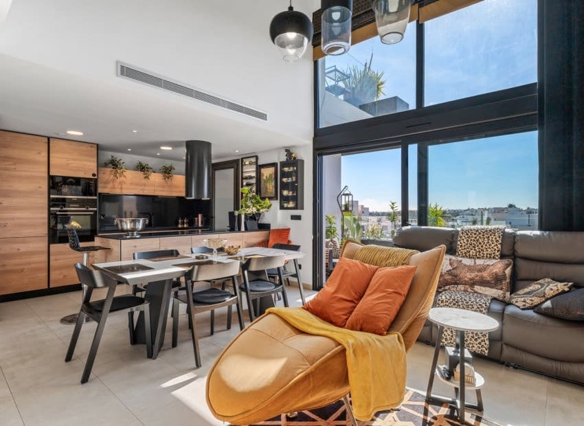 3 soveværelse Lejlighed til salg i Villamartin med swimmingpool garage - € 639.000 (Ref: 9763815)