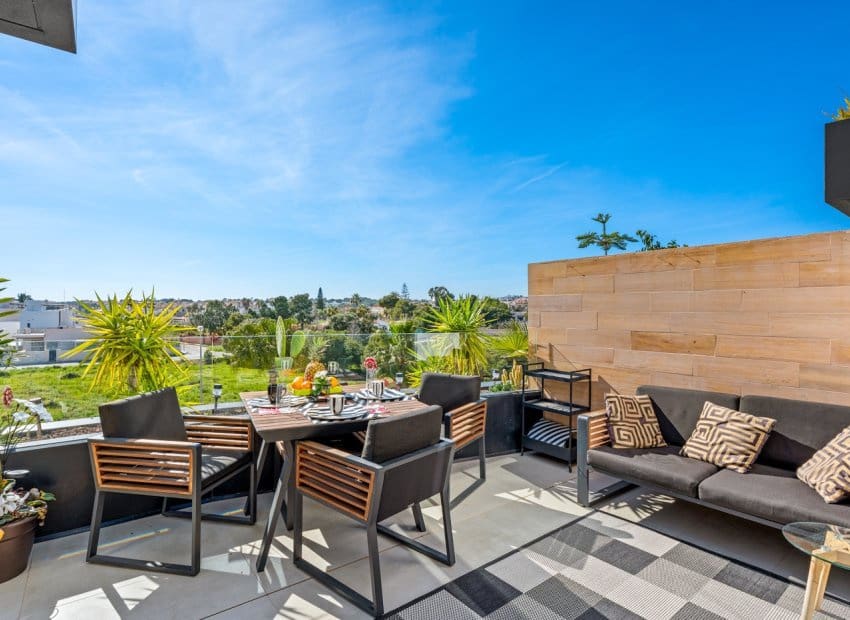 3 soveværelse Lejlighed til salg i Villamartin med swimmingpool garage - € 639.000 (Ref: 9763815)