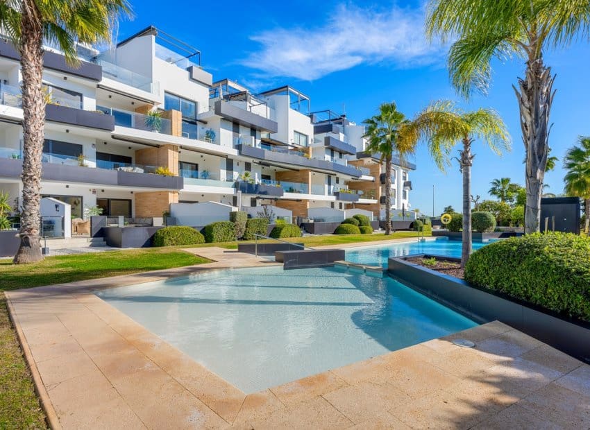 3 soveværelse Lejlighed til salg i Villamartin med swimmingpool garage - € 639.000 (Ref: 9763815)