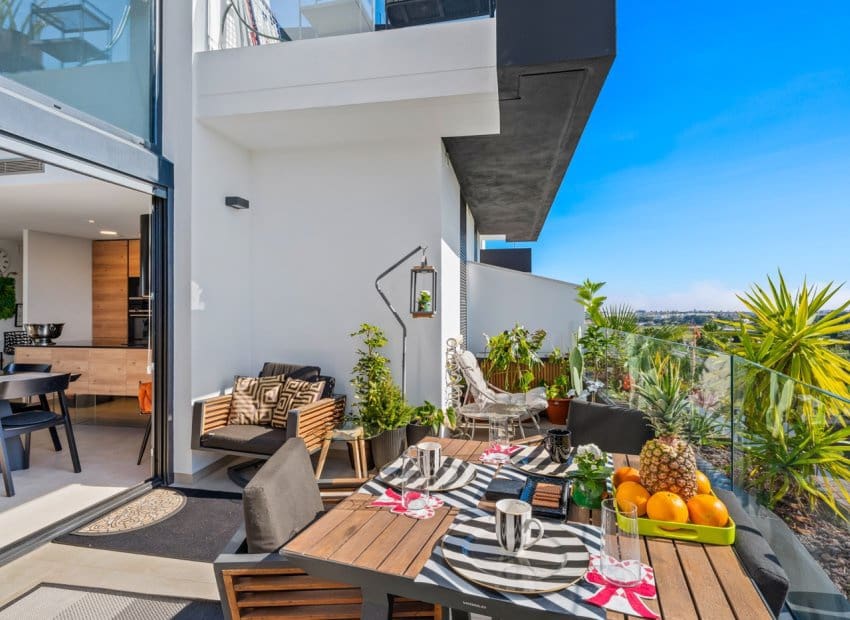 3 soveværelse Lejlighed til salg i Villamartin med swimmingpool garage - € 639.000 (Ref: 9763815)