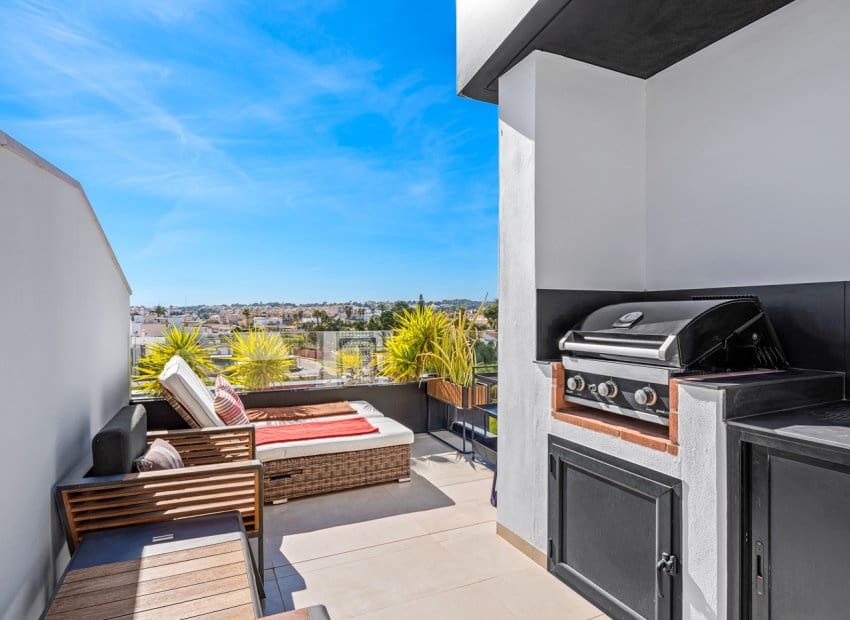 3 soveværelse Lejlighed til salg i Villamartin med swimmingpool garage - € 639.000 (Ref: 9763815)