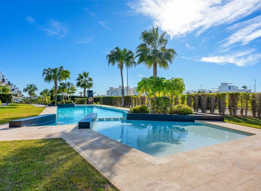 3 soveværelse Lejlighed til salg i Villamartin med swimmingpool garage - € 639.000 (Ref: 9763815)