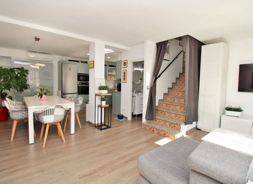 2 soveværelse Byhus til salg i Villamartin med swimmingpool - € 279.900 (Ref: 9763816)