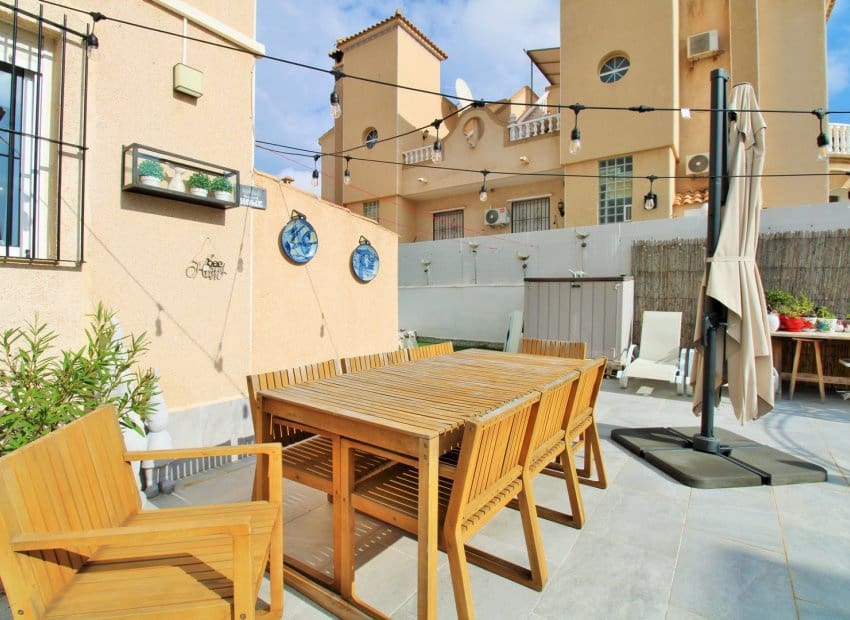 2 soveværelse Byhus til salg i Villamartin med swimmingpool - € 279.900 (Ref: 9763816)