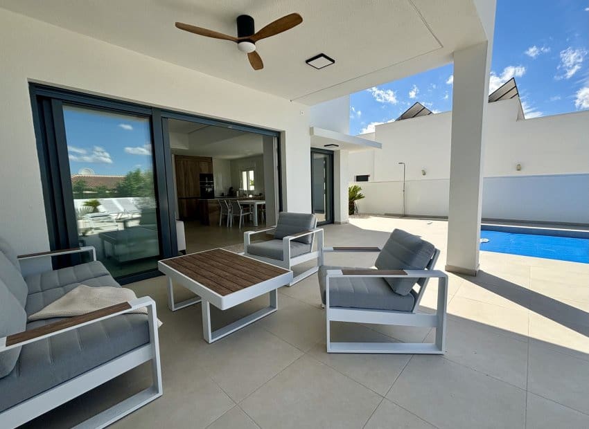 3 soverom Villa til salgs i Benijofar med svømmebasseng - € 589 000 (Ref: 9763829)