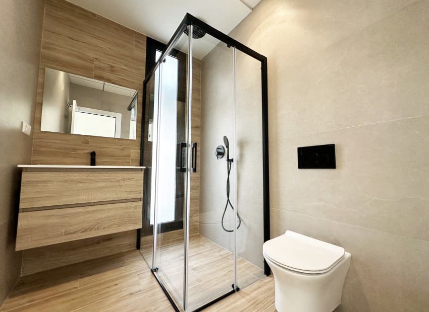 Chalet de 3 habitaciones en Torre de la Horadada en venta con piscina - 589.900 € (Ref: 9763836)