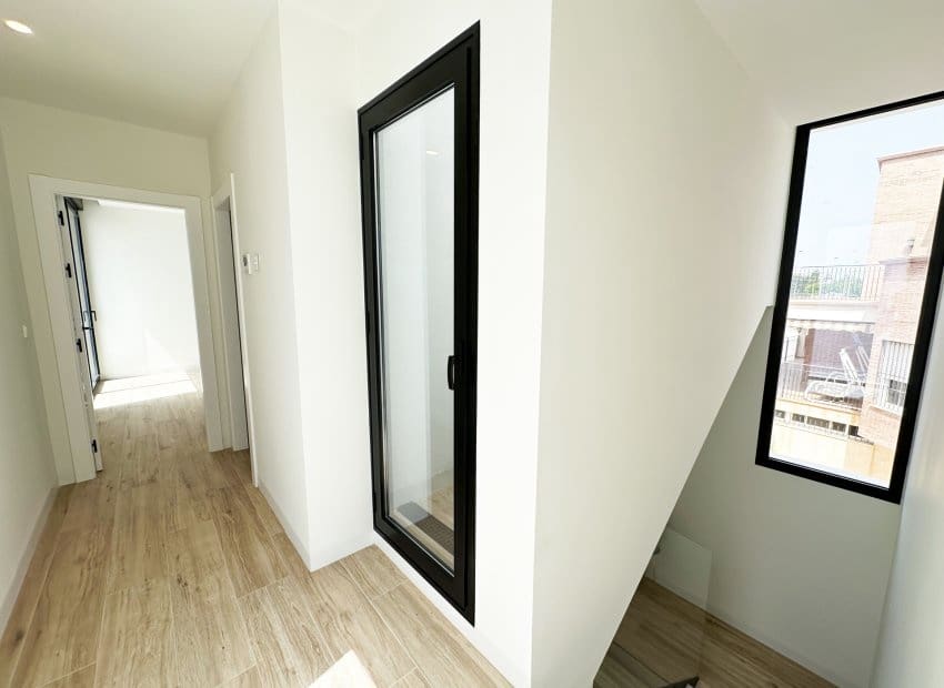 Chalet de 3 habitaciones en Torre de la Horadada en venta con piscina - 589.900 € (Ref: 9763836)