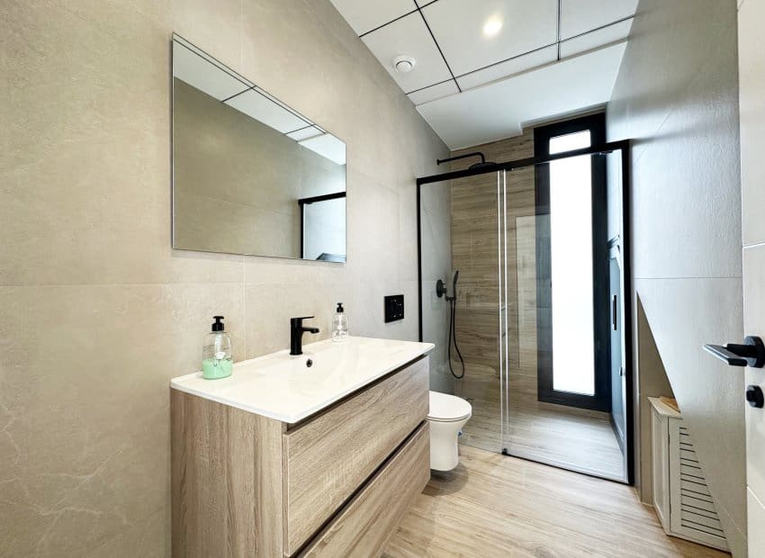 Chalet de 3 habitaciones en Torre de la Horadada en venta con piscina - 589.900 € (Ref: 9763836)