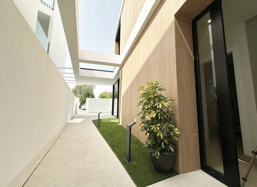 Chalet de 3 habitaciones en Torre de la Horadada en venta con piscina - 589.900 € (Ref: 9763836)