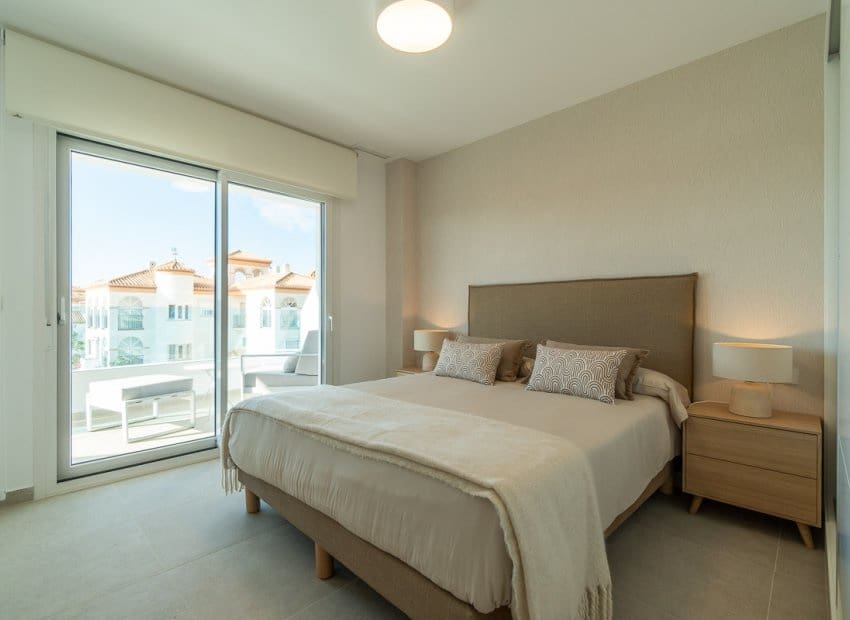 3 slaapkamer Penthouse te koop in Playa Flamenca met zwembad - € 625.000 (Ref: 9763874)