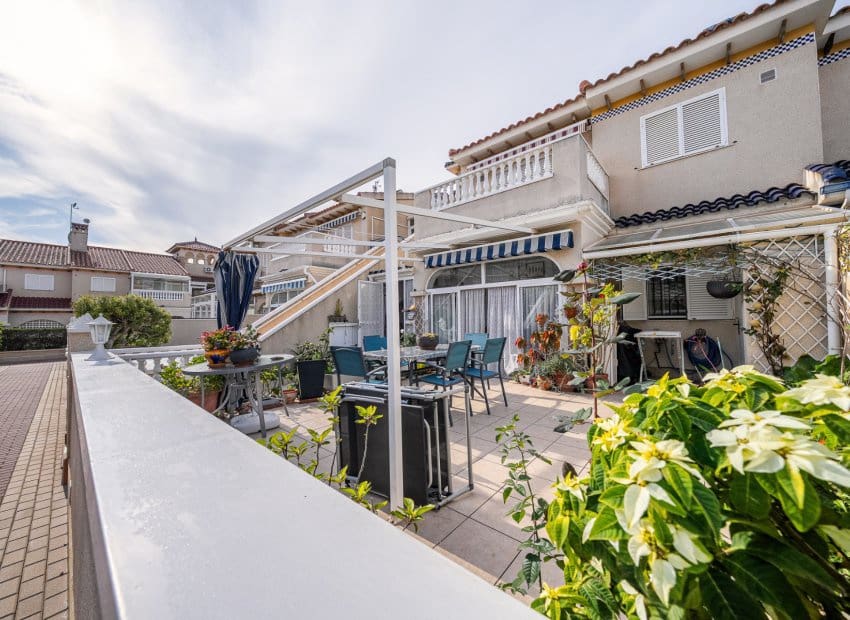 2 sovrum Lägenhet till salu i Playa Flamenca med pool - 189 900 € (Ref: 9763875)