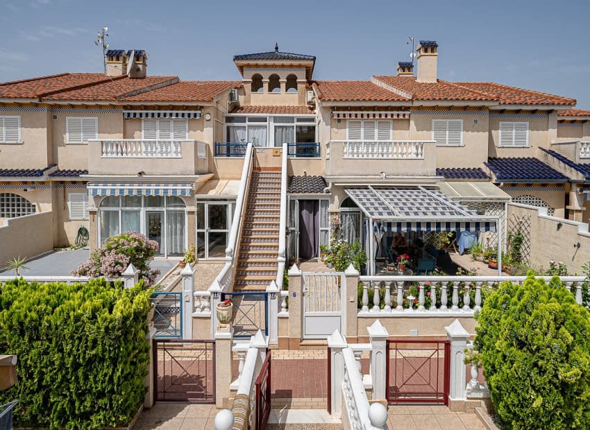 2 sovrum Lägenhet till salu i Playa Flamenca med pool - 189 900 € (Ref: 9763875)