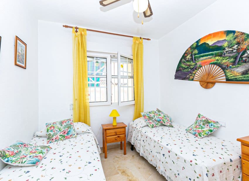 2 sovrum Lägenhet till salu i Playa Flamenca med pool - 199 999 € (Ref: 9763876)