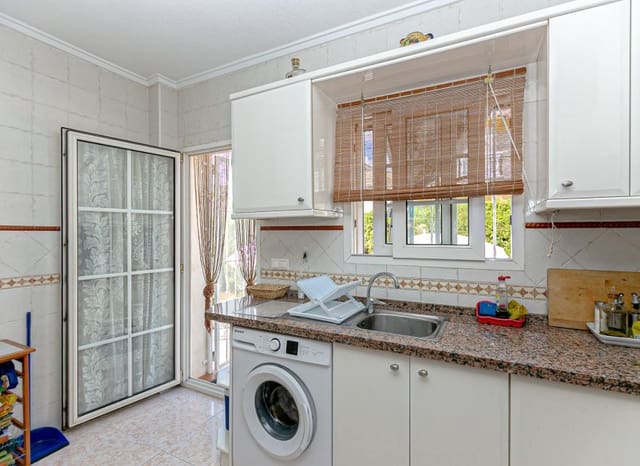 2 bedroom Apartment for sale in Playa Flamenca, Orihuela with pool garage - € 199,999 (Ref: 9763876)