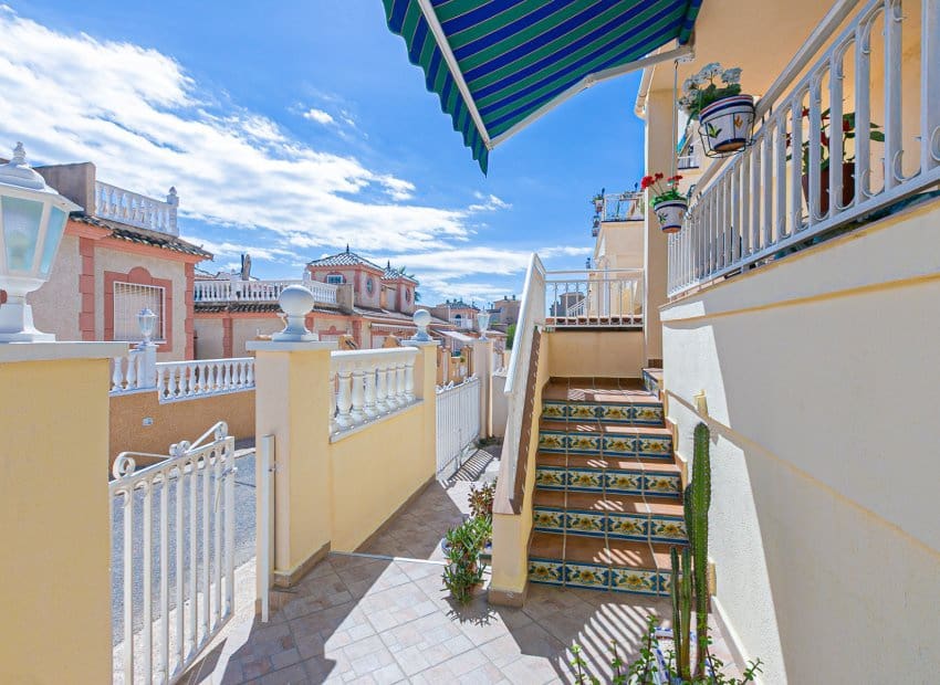 2 sovrum Lägenhet till salu i Playa Flamenca med pool - 199 999 € (Ref: 9763876)