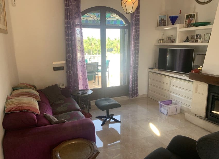 Chalet de 4 habitaciones en Villamartin en venta con piscina - 790.000 € (Ref: 9763878)