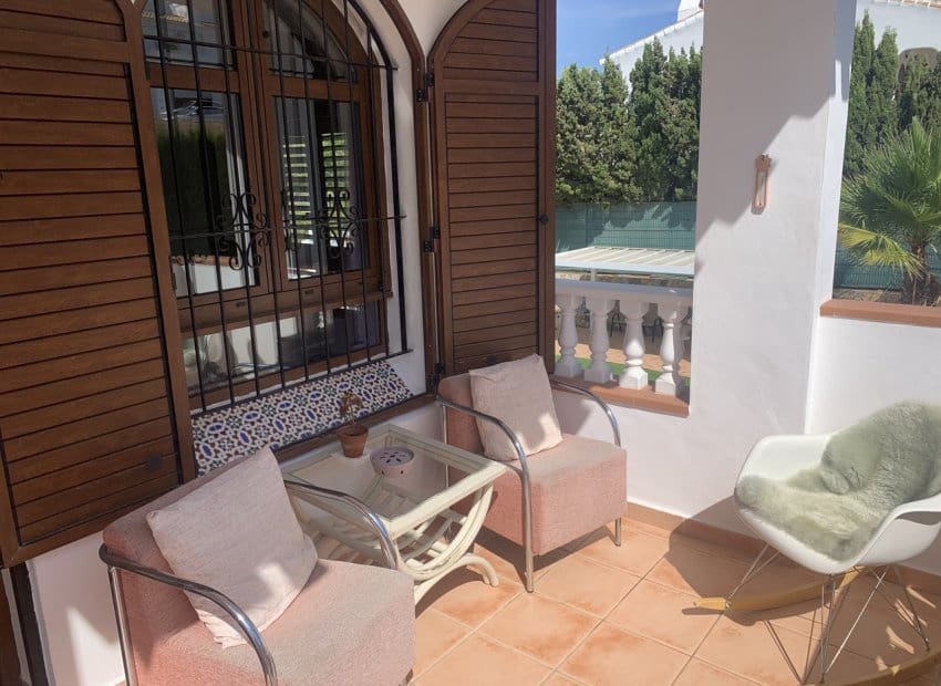 Chalet de 4 habitaciones en Villamartin en venta con piscina - 790.000 € (Ref: 9763878)