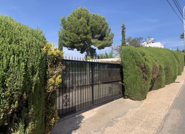 4 chambre Villa/Maison à vendre à Villamartin, Orihuela avec piscine garage - 790 000 € (Ref: 9763878)