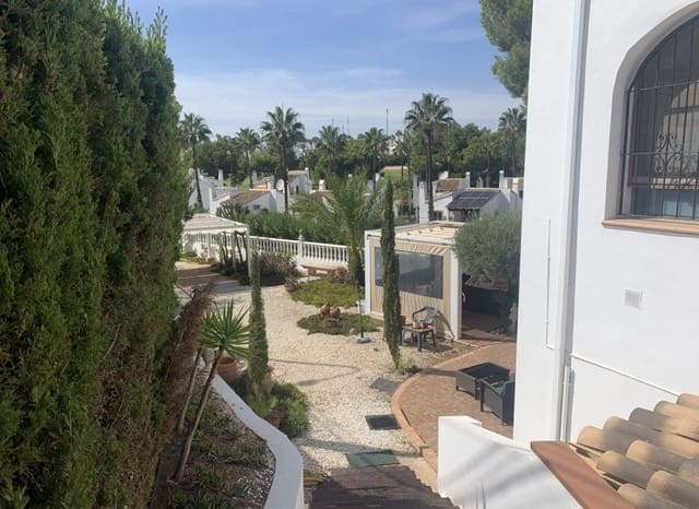 4 chambre Villa/Maison à vendre à Villamartin, Orihuela avec piscine garage - 790 000 € (Ref: 9763878)