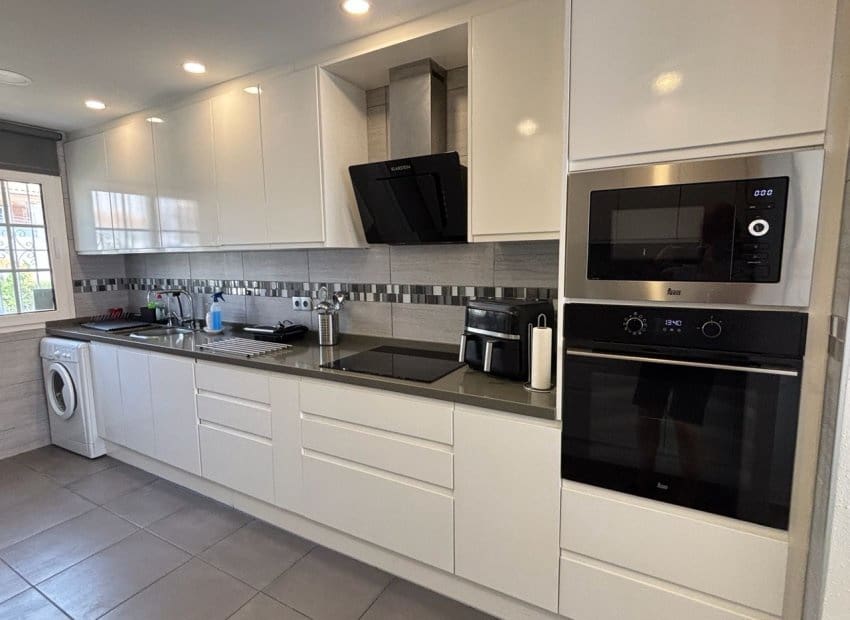 3 sypialnia Willa na sprzedaż w Villamartin z basenem - 424 995 € (Ref: 9763879)